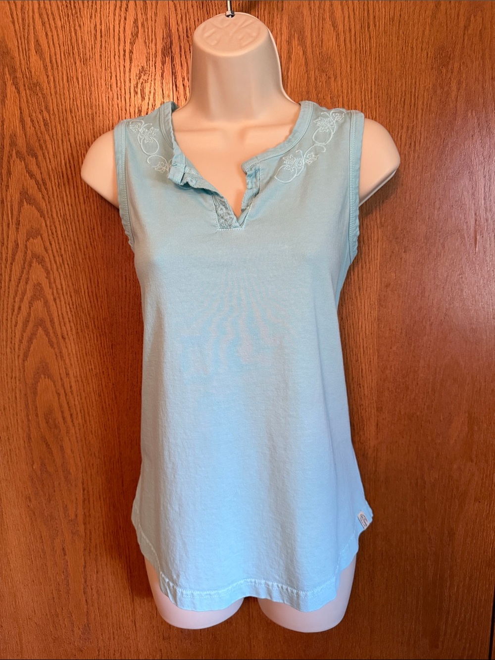 Sleeveless V-Notch Tank Top in Light Mint Green with Embroidered Neckline